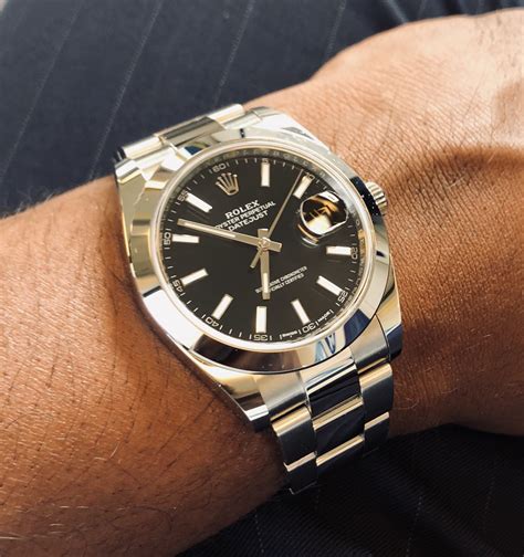 rolex datejust 41 on small wrist